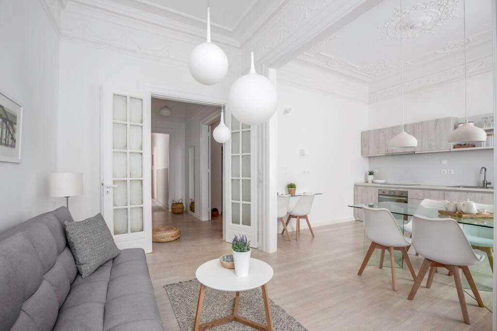 Athens Center Modern Apt In Art Nouveau Building מראה חיצוני תמונה
